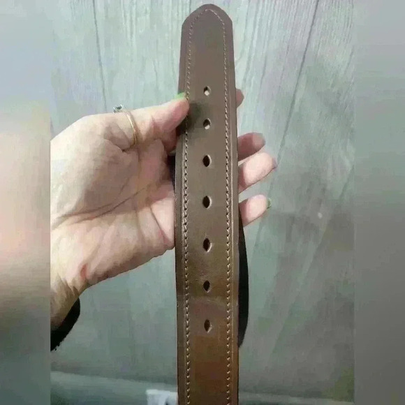 Dickes brownleather belt with gun metal buckle. size 46-48. - Picture 9 of 11